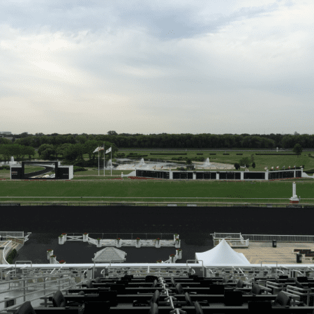 Churchill Downs sells Arlington Racecourse site to Chicago Bears for $200m