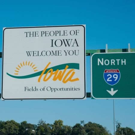 Iowa betting revenue declines despite new handle record in September