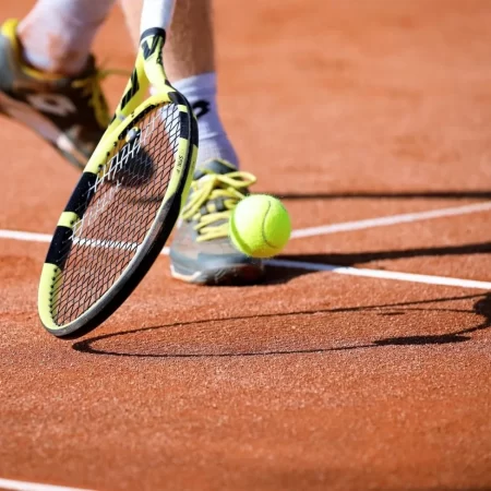 Bulgarian tennis chair umpire banned over betting breach